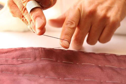 고(故) 김해자 보유자의 생전 작업 모습 [문화재청 국가문화유산포털 제공. 재판매 및 DB 금지]