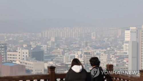 미세먼지로 뿌연 하늘[연합뉴스 자료사진]
