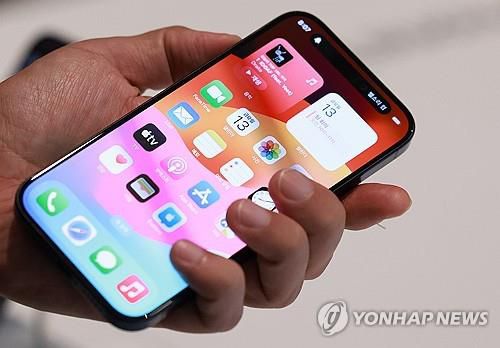 2023년 10월 국내 공식 출시된 아이폰15 시리즈[연합뉴스 자료사진]