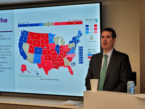 美 대선 전망 세미나(워싱턴=연합뉴스) 김동현 특파원 = 미국 전략자문회사 덴턴스 글로벌 어드바이저스(DGA)의 대관 담당 파트너인 존 러셀이 22일(현지시간) 워싱턴DC에서 열린 미국 대선 전망 세미나에서 발언하고 있다. 2024.4.22