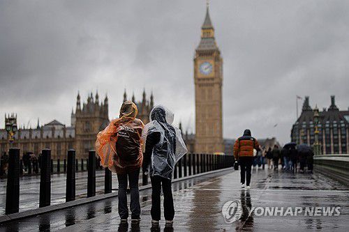 영국 의사당인 웨스트민스터궁 앞 모습[EPA 연합뉴스 자료사진 재판매 및 DB 금지]