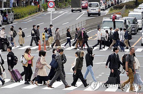 일본 도쿄 신주쿠 거리[EPA 연합뉴스 자료사진. 재판매 및 DB 금지]