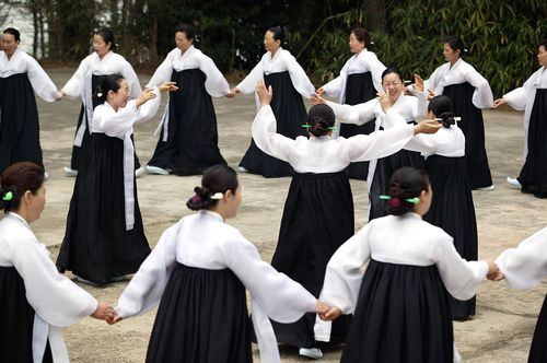 강강술래 모습 [문화재청 국가문화유산포털 제공. 재판매 및 DB 금지]