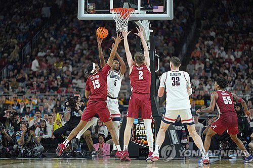 수비하는 재린 스티븐슨(왼쪽)[USA TODAY Sports=연합뉴스]
