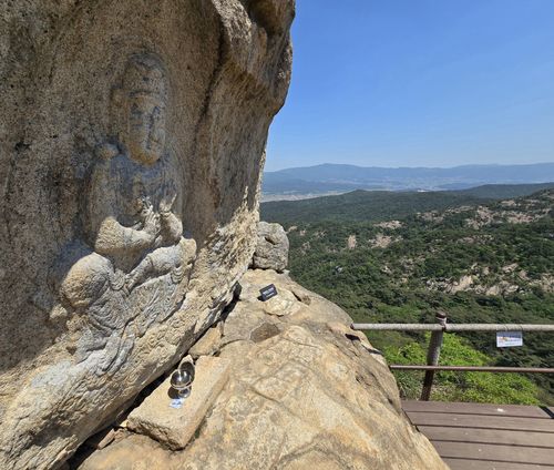 경주 남산 신선암 마애보살반가상[촬영 이세원]