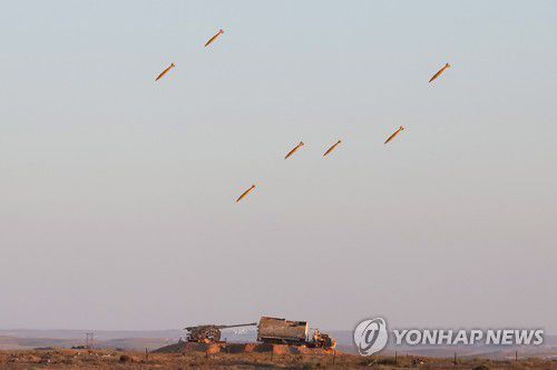 이스라엘 공군 F-15가 에어쇼에서 폭탄투하 시범을 보이는 모습[EPA 연합뉴스자료사진. 재판매 및 DB 금지]