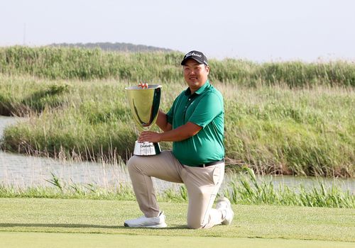 우승 트로피를 든 김찬우[KPGA 제공. 재판매 및 DB 금지]