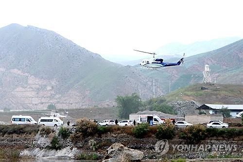 19일 이란 대통령 태우고 이륙하는 헬기[로이터=연합뉴스 자료사진. 재판매 및 DB 금지]