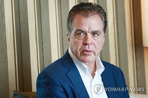 인터뷰하는 브라이언 워드(서울=연합뉴스) 진연수 기자 = 브라이언 워드 새비게임즈 그룹 대표이사가 29일 서울 송파구 시그니엘 서울에서 연합뉴스와 인터뷰를 하고 있다. 2024.5.29 jin90@yna.co.kr