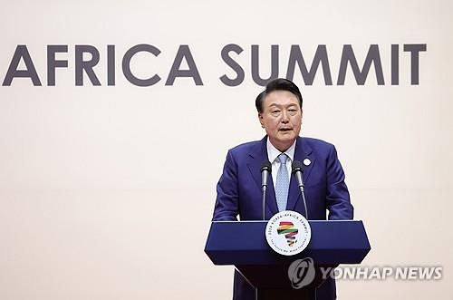 [한-아프리카 정상회의] 윤석열 대통령, 정상회의 공동언론발표 발언    (고양=연합뉴스) 임병식 기자 = 윤석열 대통령이 4일 경기 고양시 킨텍스에서 열린 2024 한-아프리카 정상회의 공동언론발표에서 발언하고 있다.  2024.6.4     andphotodo@yna.co.kr (끝)