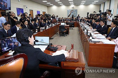 국회 과방위 전체회의(서울=연합뉴스) 신준희 기자 = 25일 국회에서 과학기술정보방송통신위원회 전체회의가 열리고 있다. 2024.6.25 hama@yna.co.kr