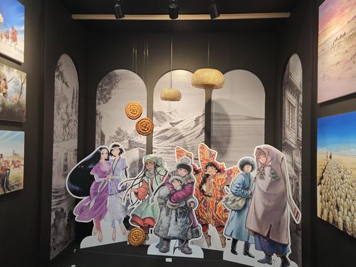 일본 만화가 모리 가오루(森薰)의 '신부이야기' 속 캐릭터들(서울=연합뉴스) 김경윤 기자 = 28일 서울 강남구 삼성동 코엑스에서 열린 서울국제도서전에 설치된 모리 가오루 작가 특별 전시. heeva@yna.co.kr