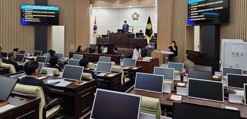 화성시의회 본회의[연합뉴스. 재판매 및 DB 금지]