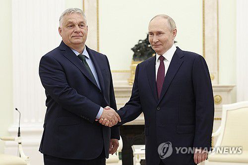 오르반 헝가리 총리와 푸틴 러시아 대통령[AP/크렘린풀=연합뉴스. 재판매 및 DB 금지]