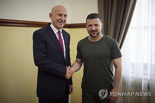 젤렌스키와 만나는 힐리 신임 국방장관[EPA 연합뉴스]