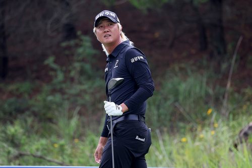 공의 방향을 쫓는 허인회.[KPGA 제공. 재판매 및 DB 금지]