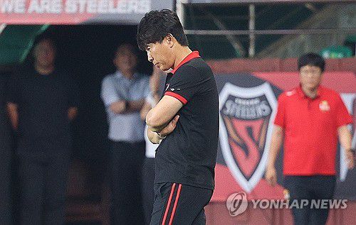 고민 깊은 김기동 감독[연합뉴스 자료사진]