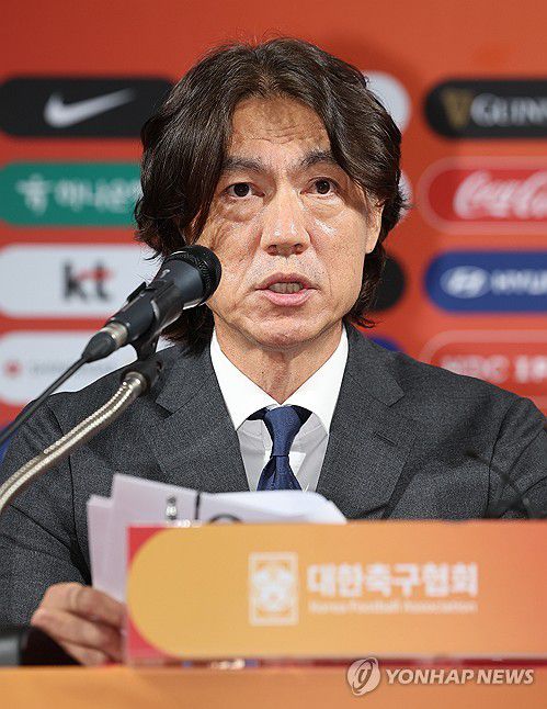 취임 소감 밝히는 홍명보 감독(서울=연합뉴스) 서대연 기자 = 홍명보 한국 축구 국가대표 감독이 29일 오전 서울 종로구 축구회관에서 열린 취임 기자회견에서 취임 소감을 밝히고 있다. 2024.7.29 dwise@yna.co.kr