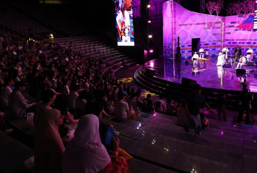 전주세계소리축제 공연하는 '강은일 해금플러스'(전주=연합뉴스) 나보배 기자 = 전주세계소리축제 둘째 날인 15일,한국소리문화전당 야외공연장에서 '강은일 해금플러스'가 공연하고 있다. 2024.8.16