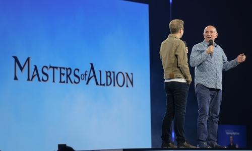 '마스터스 오브 알비온' 소개하는 피터 몰리뉴    (쾰른=연합뉴스) 김주환 기자 = 유명 게임 개발자 피터 몰리뉴(오른쪽)가 20일(현지 시각) 독일 쾰른에서 열린 게임스컴 개막 전야제 오프닝 나이트 라이브(ONL)에서 자신이 만든 게임 '마스터스 오브 알비온'을 소개하고 있다. 2024.8.20 jujuk@yna.co.kr