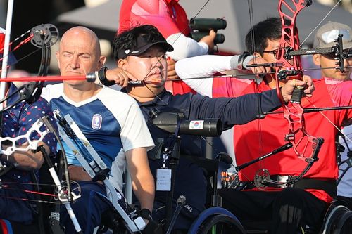 활시위 당기는 박홍조(서울=연합뉴스) 박홍조가 29일(한국시간) 프랑스 파리 앵발리드에서 열린 2024 파리 패럴림픽 양궁 여자 컴파운드(W1등급) 랭킹 라운드에서 활시위를 당기고 했다. [공동취재단 제공. 재판매 및 DB금지]