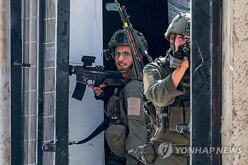 29일 서안지구 투입된 이스라엘 병력[AFP=연합뉴스 자료자신]