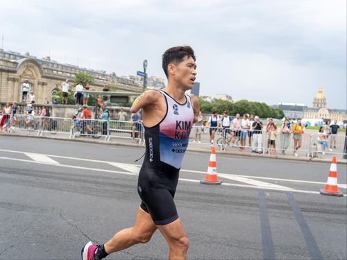 포스코퓨처엠 김황태 선수포스코퓨처엠 김황태 선수가 지난해 8월 프랑스 파리에서 열린 2023 월드 트라이애슬론 파라컵 대회에서 달리기를 하는 모습. [포스코퓨처엠 제공. 재판매 및 DB 금지]