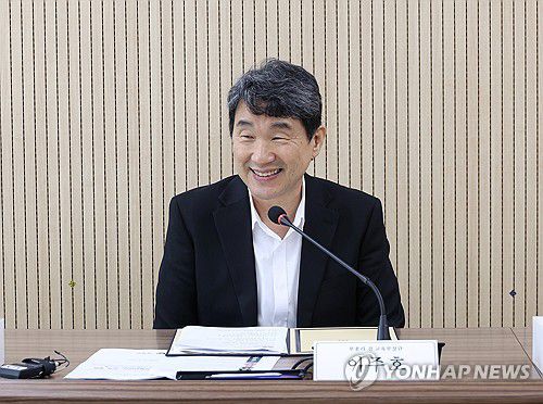 인사말 하는 이주호 부총리이주호 부총리 겸 교육부 장관이 서울 여의도 TP타워에서 열린 제43차 함께차담회에서 인사말을 하고 있다. [교육부 제공. 연합뉴스 자료사진. 재배포 및 DB 금지]