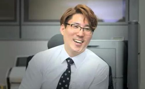 은행원 시절 김규호의 모습[우리은행 페이스북 계정 영상 캡처. 재배포 및 DB금지]