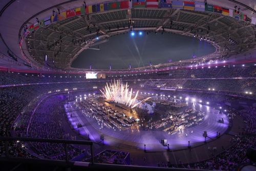 파리 패럴림픽 전경(생드니[프랑스]=연합뉴스) 공동취재단 = 2024 파리 패럴림픽에 출전한 각국 선수들이 9일(한국시간) 프랑스 파리  인근 생드니 스타드 드 프랑스에서 열린 파리 패럴림픽 폐회식을 즐기고 있다.