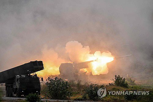 미군 고속기동포병로켓시스템(HIMARS·하이마스) 발사 훈련 장면[AFP 연합뉴스자료사진. 재판매 및 DB 금지]