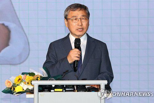 서울시교육감 진보진영 단일화 후보는 정근식(서울=연합뉴스) 서대연 기자