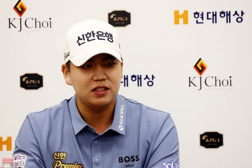1라운드 후 인터뷰하는 장유빈[KPGA 제공. 재판매 및 DB 금지]