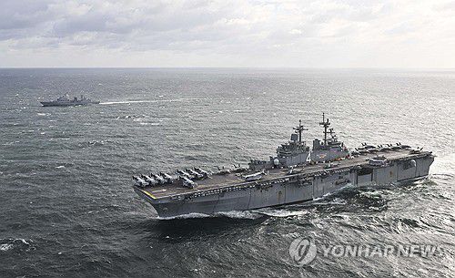 한미 해군, 연합해상훈련 실시(서울=연합뉴스) 한미 해군이 지난 2일 경북 포항시 포항 동방 해상에서 연합해상훈련을 실시하고 있다. 앞쪽부터 미 해군 복서함, 양만춘함. 2024.10.3 [해군 제공. 재판매 및 DB 금지] photo@yna.co.kr