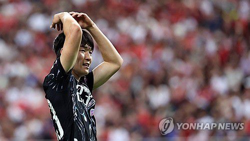 A매치 데뷔전에서 골 넣은 배준호(싱가포르=연합뉴스) 신현우 기자 = 6일(현지시간) 싱가포르 국립경기장에서 열린 2026 북중미 월드컵 아시아 2차 예선 조별리그 C조 5차전 한국과 싱가포르의 경기. 후반전 팀 여섯번째 골을 넣은 배준호가 기뻐하고 있다. 2024.6.6 nowwego@yna.co.kr