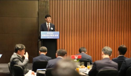 발언하는 안철경 보험연구원장[보험연구원 제공]