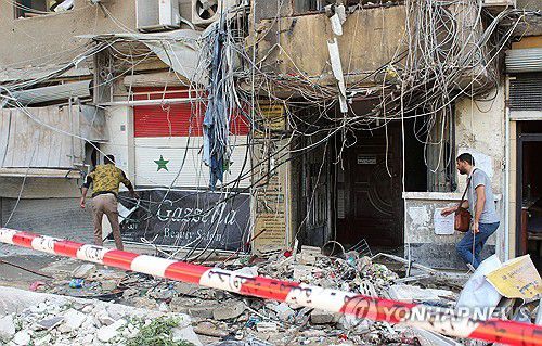 이스라엘군의 공습을 받은 시리아 수도 다마스쿠스 외곽 매제 지역의 건물[로이터 연합뉴스. 재판매 및 DB 금지]
