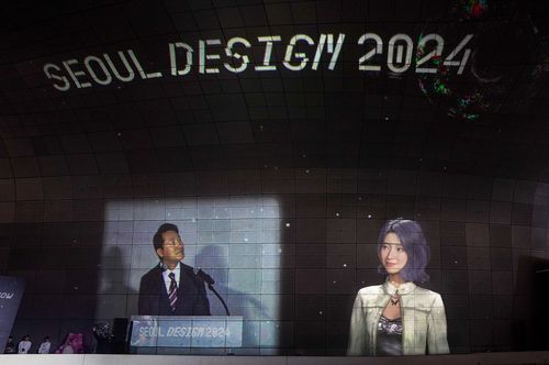 오세훈 서울시장과 대화하는 나이비스[SM엔터테인먼트 제공. 재판매 및 DB 금지]