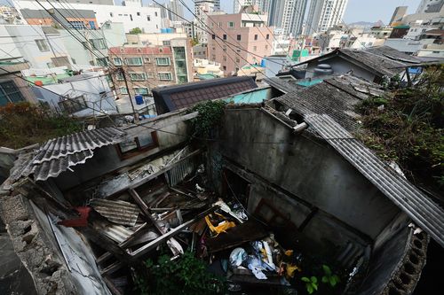 위험한 빈집부산 동구에 위치한 빈집. 비가 많이 오면 붕괴위험 등으로 인근 주민들은 불안해한다. [손형주 기자]