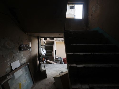 불 꺼진 다세대주택11세대 13명이 살았던 수정동 삼보연립은 건물 붕괴위험으로 몇 년 전 입주민이 모두 이사했다. [손형주 기자]