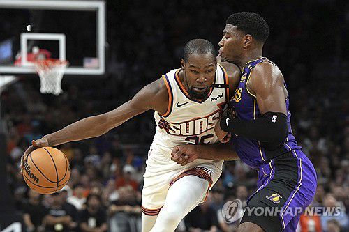 공격하는 케빈 듀랜트[AP=연합뉴스]