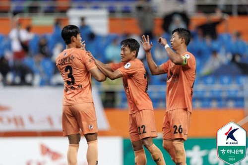 승리를 기뻐하는 제주 선수들[한국프로축구연맹 제공. 재판매 및 DB 금지]