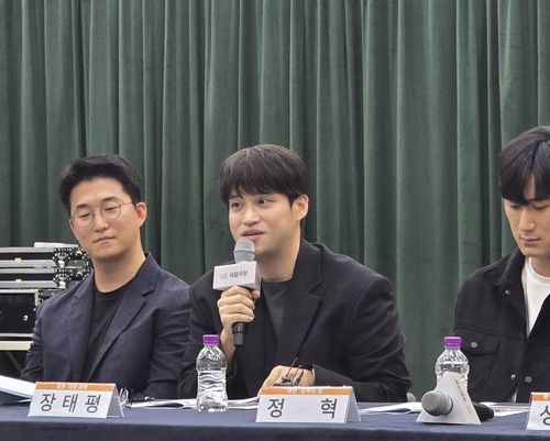 작곡가 장태평(서울=연합뉴스) 임순현 기자 = 작곡가 장태평이 31일 국립극장에서 열린 '음악 오디세이: 천하제일상' 기자간담회에서 취재진 질문에 답변하고 있다. 2024.10.31 hyun@yna.co.kr