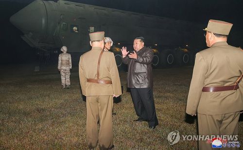 북한, 최신형 ICBM '화성포-19형' 시험발사 성공...김정은 참관(평양 조선중앙통신=연합뉴스) 김정은 북한 국무위원장의 현지지도 아래 지난달 31일 아침 신형 대륙간탄도미사일(ICBM) '화성포-19형' 시험발사를 성공적으로 단행했다고 조선중앙통신이 1일 보도했다. 이날 시험발사에 딸 주애도 참관했다. 2024.11.1      [국내에서만 사용가능. 재배포 금지. For Use Only in the Republic of Korea. No Redistribution] nkphoto@yna.co.kr