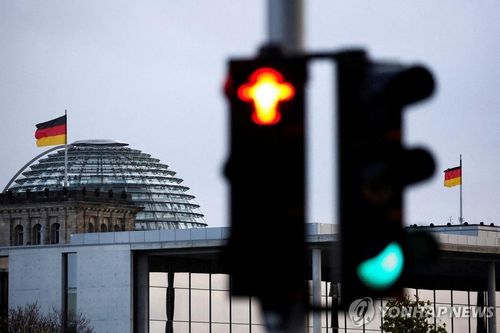 독일 연방의회 앞 신호등[로이터 연합뉴스 자료사진 재판매 및 DB 금지]