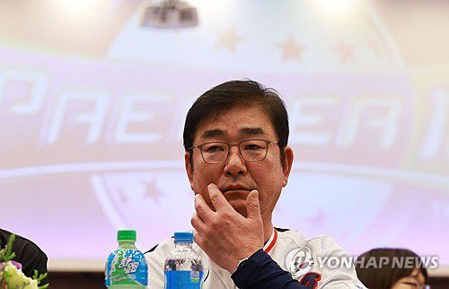 생각에 잠긴 류중일 감독(타이베이=연합뉴스) 한종찬 기자 = 12일 오후 대만 하워드 플라자 호텔에서 열린 2024 세계야구소프트볼연맹(WBSC) 프리미어12 공식 기자회견에서 류중일 감독이 생각에 잠겨있다. 2024.11.12 saba@yna.co.kr