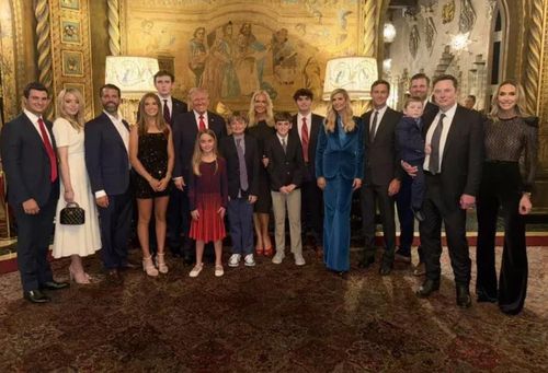 트럼프 일가 가족사진에 등장한 머스크[트럼프 손녀 엑스(X·옛 트위터) 캡처. 재판매 및 DB 금지]