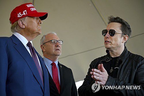 도널드 트럼프 미국 대통령 당선인과 일론 머스크 CEO [AP 연합뉴스. 재판매 및 DB 금지]