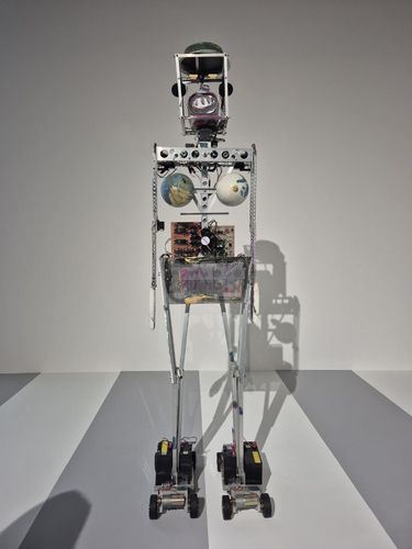 백남준이 처음으로 만든 로봇 '로봇 K-456'(부산=연합뉴스) 황희경 기자 = 부산현대미술관에서 지난달 30일 개막한 '백남준, 백남준, 그리고 백남준'전에 출품된 백남준의 '로봇 K-456'. 2024.12.1. zitrone@yna.co.kr