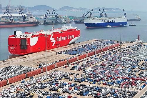 중국 산둥성의 한 무역항[신화 연합뉴스 자료사진]